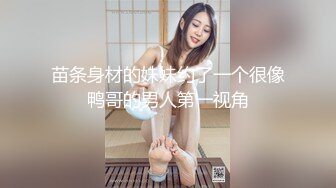 轻熟女小少妇的诱惑，全程露脸听狼友指挥玩虐骚逼，毛毛真多性欲旺盛，道具抽插浪叫不止，特写展示看着好骚