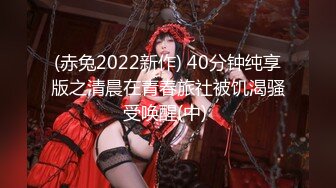 小巷子公厕偷拍附近酒店工作的制服美女服务员