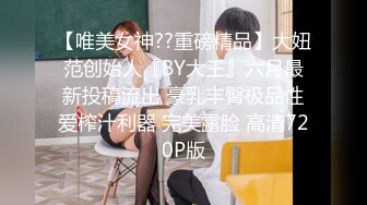  微胖丰满韵味少妇啪啪女上位无套操穴，半老徐娘很有味道，最后边打飞机一边深喉爆一嘴