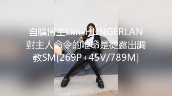 花重金雇的保洁阿姨进入大学女澡堂 偷拍好多的美女洗澡换衣服 (1)