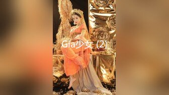 大神偷拍美女裙底吊带裙美女逛街柜台灯照亮性感窄内逼痕迹明显黄色超短裙极品身材骚货丁字裤露出两边阴唇