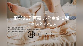 【新片速遞】 幸福眼镜哥，双飞大奶妹，左拥右抱一起舔屌，骑上来插骚逼，奶子直晃动，搞完双女假屌插穴