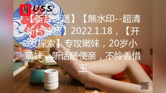 露脸女友口交，中途撒娇，对白有趣，美中不足就是电视声音有点杂