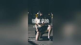 清纯羞涩小女友，外表文静甜美，无毛美穴被舔弄，插进来吧，骑乘位猛插，后入姿势爆操